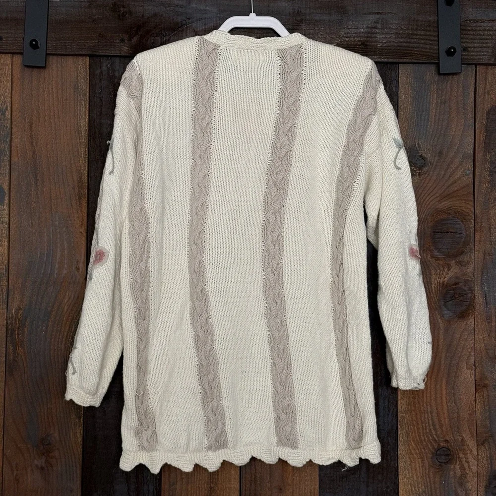 Yarnworks Hand Knit Floral Cable Knit Sweater Medium‎ Cottagecore